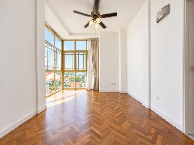 Orange Regency, 101 Fernhill Road, Tanglin / Holland / Bukit Timah, 3 Bedrooms, 2,422 sqft, Apartment For Rent, by Lim Sheng Loo, 500254639 - Living Room - PropertyGuru.com.sg