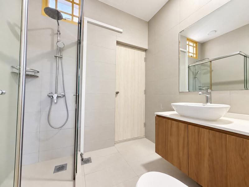 Orange Regency, 101 Fernhill Road, Tanglin / Holland / Bukit Timah, 3 Bedrooms, 2,422 sqft, Apartment For Rent, by Lim Sheng Loo, 500254639 - Bathroom - PropertyGuru.com.sg