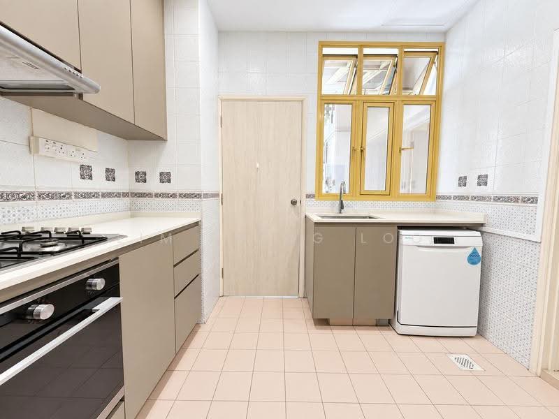 Orange Regency, 101 Fernhill Road, Tanglin / Holland / Bukit Timah, 3 Bedrooms, 2,422 sqft, Apartment For Rent, by Lim Sheng Loo, 500254639 - Kitchen - PropertyGuru.com.sg