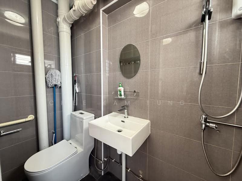 26 Chai Chee Road, 26 Chai Chee Road, Bedok / Upper East Coast, Room Rental, 100 sqft, HDB Flat For Rent, by Chee Kam Tung, 500254641 - Bathroom - PropertyGuru.com.sg