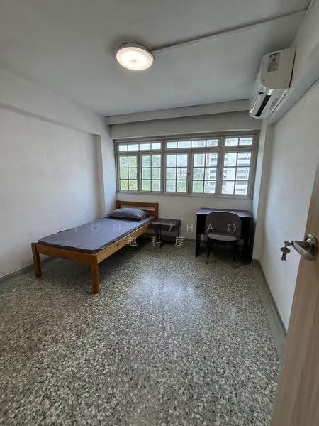 214 Lorong 8 Toa Payoh, 214 Lorong 8 Toa Payoh, Balestier / Toa Payoh, Room Rental, 250 sqft, HDB Flat For Rent, by Tony Zhao 赵科彦, 500254649 - Bedroom - PropertyGuru.com.sg