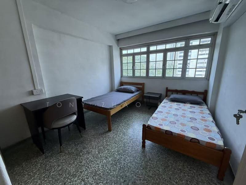 214 Lorong 8 Toa Payoh, 214 Lorong 8 Toa Payoh, Balestier / Toa Payoh, Room Rental, 250 sqft, HDB Flat For Rent, by Tony Zhao 赵科彦, 500254649 - Bedroom - PropertyGuru.com.sg