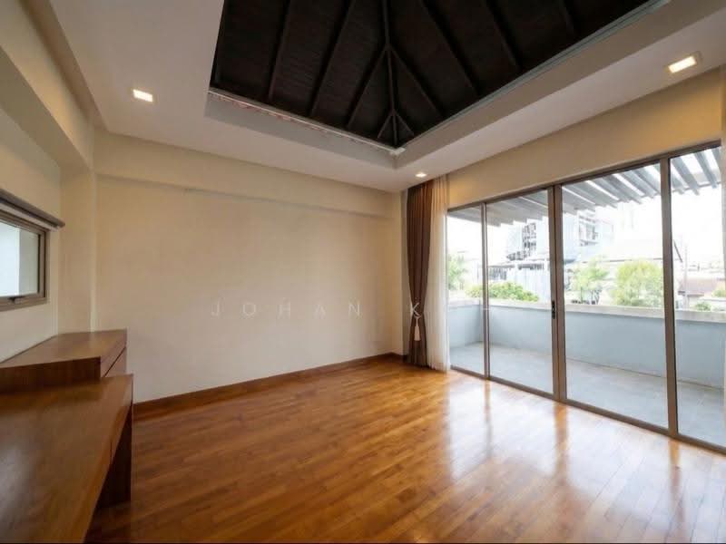 Renovated Semi Detached | Lucky Heights Spring Side Park Estate, Jalan Remis Lucky Heights Bayshore Sennett Lane, Bedok / Upper East Coast, 5 Bedrooms, 4,000 sqft, Semi-Detached House For Rent, by Johan Koh, 500254652 - Balcony - PropertyGuru.com.sg