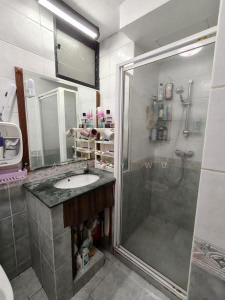 Pool View•3 Bedroom• Near Pasir Ris Mrt, Bus Interchange, Downtown East,Shopping Mall, Hawker Centre, Pasir Ris Drive 3, Pasir Ris / Tampines, 3 Bedrooms, 1,292 sqft, Condominium For Sale, by Audrey Wu, 500254656 - Bathroom - PropertyGuru.com.sg