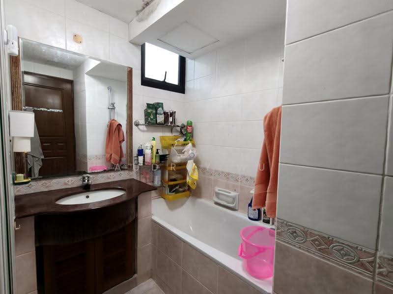 Pool View•3 Bedroom• Near Pasir Ris Mrt, Bus Interchange, Downtown East,Shopping Mall, Hawker Centre, Pasir Ris Drive 3, Pasir Ris / Tampines, 3 Bedrooms, 1,292 sqft, Condominium For Sale, by Audrey Wu, 500254656 - Bathroom - PropertyGuru.com.sg