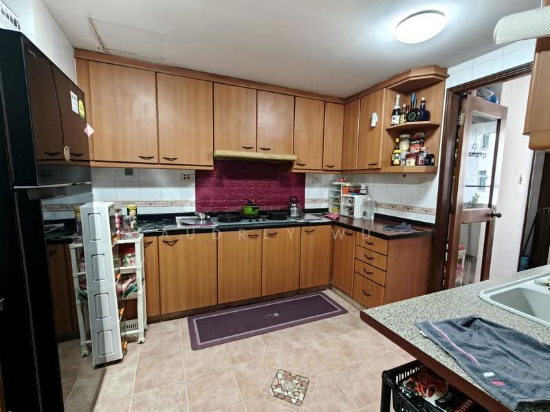 Pool View•3 Bedroom• Near Pasir Ris Mrt, Bus Interchange, Downtown East,Shopping Mall, Hawker Centre, Pasir Ris Drive 3, Pasir Ris / Tampines, 3 Bedrooms, 1,292 sqft, Condominium For Sale, by Audrey Wu, 500254656 - Kitchen - PropertyGuru.com.sg