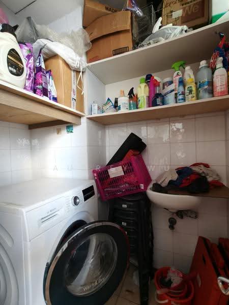 Pool View•3 Bedroom• Near Pasir Ris Mrt, Bus Interchange, Downtown East,Shopping Mall, Hawker Centre, Pasir Ris Drive 3, Pasir Ris / Tampines, 3 Bedrooms, 1,292 sqft, Condominium For Sale, by Audrey Wu, 500254656 - Interior - PropertyGuru.com.sg