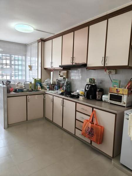 233 Bukit Batok East Avenue 5, 233 Bukit Batok East Avenue 5, Dairy Farm / Bukit Panjang / Choa Chu Kang, 2 Bedrooms, 721 sqft, HDB Flat For Sale, by George Teo, 500254658 - Kitchen - PropertyGuru.com.sg