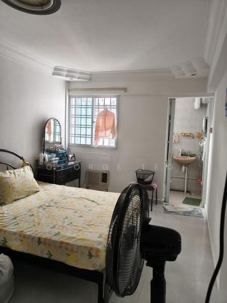 233 Bukit Batok East Avenue 5, 233 Bukit Batok East Avenue 5, Dairy Farm / Bukit Panjang / Choa Chu Kang, 2 Bedrooms, 721 sqft, HDB Flat For Sale, by George Teo, 500254658 - Bedroom - PropertyGuru.com.sg