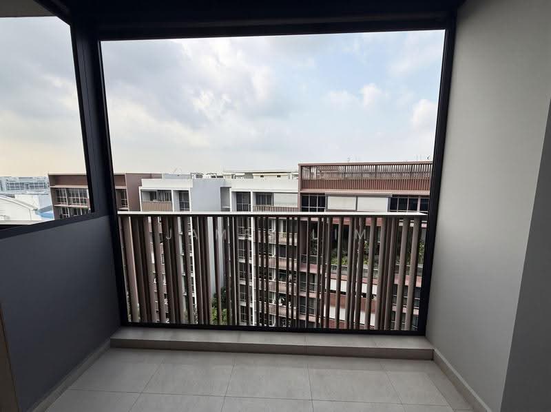 Pasir Ris 8, 12 Pasir Ris Drive 8, Pasir Ris / Tampines, Room Rental, 83 sqft, Apartment For Rent, by James Lim, 500254666 - Balcony - PropertyGuru.com.sg
