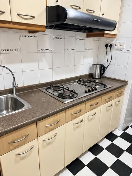 The Florida, 72 Hougang Avenue 7, Hougang / Punggol / Sengkang, 3 Bedrooms, 1,313 sqft, Condominium For Sale, by Elva Elva Ouyang, 500254676 - Kitchen - PropertyGuru.com.sg