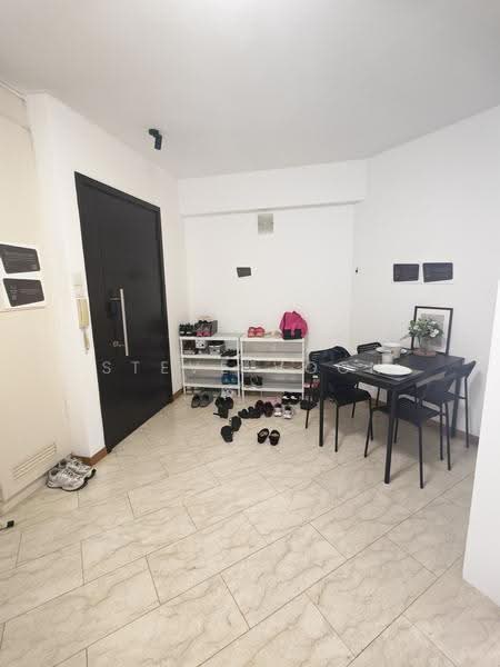 Le Crescendo, 233 Paya Lebar Road, Eunos / Geylang / Paya Lebar, Room Rental, 120 sqft, Condominium For Rent, by Steve Voon, 500254690 - Entrance - PropertyGuru.com.sg