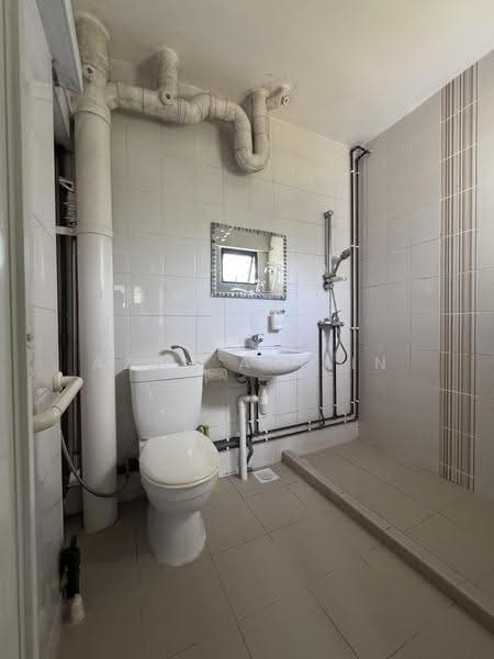 542 Bukit Batok Street 52, 542 Bukit Batok Street 52, Dairy Farm / Bukit Panjang / Choa Chu Kang, 3 Bedrooms, 1,582 sqft, HDB Flat For Rent, by Azan Arifin, 500254700 - Bathroom - PropertyGuru.com.sg