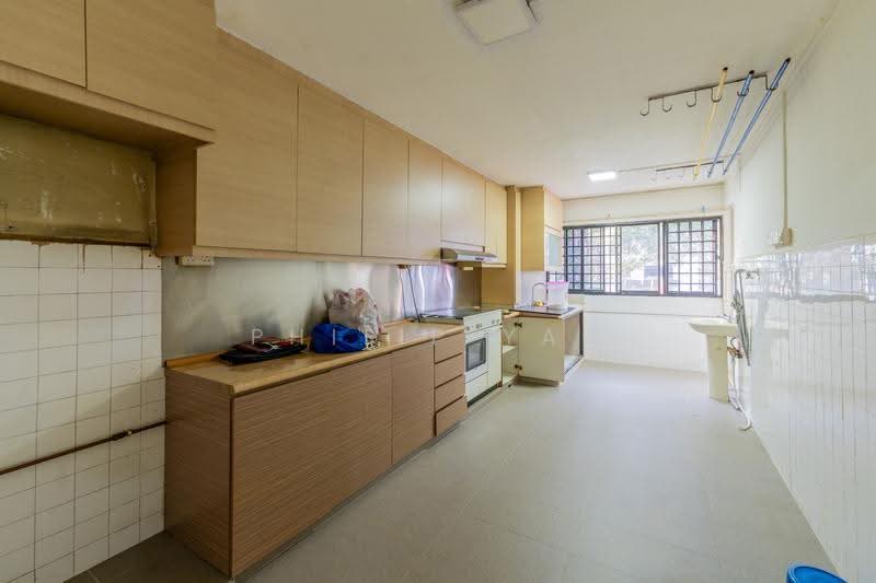 214 Bedok North Street 1, 214 Bedok North Street 1, Bedok / Upper East Coast, 2 Bedrooms, 732 sqft, HDB Flat For Sale, by Philip Yap, 500254704 - Kitchen - PropertyGuru.com.sg