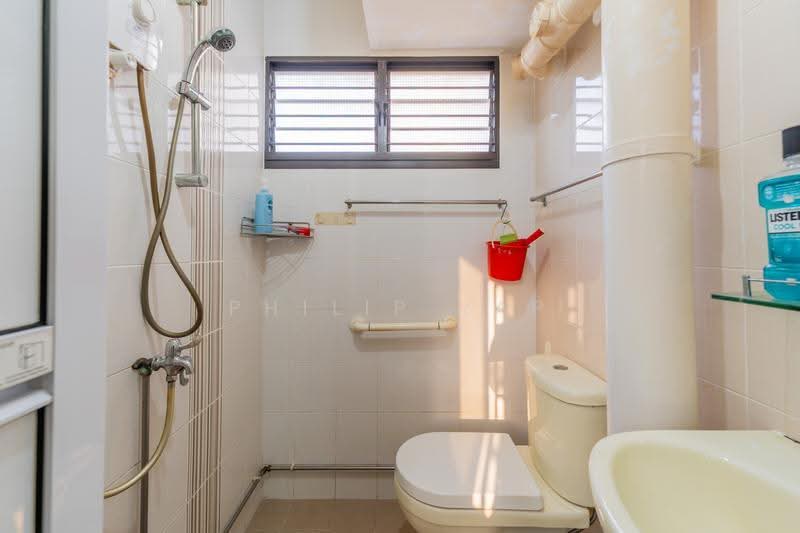 214 Bedok North Street 1, 214 Bedok North Street 1, Bedok / Upper East Coast, 2 Bedrooms, 732 sqft, HDB Flat For Sale, by Philip Yap, 500254704 - Bathroom - PropertyGuru.com.sg