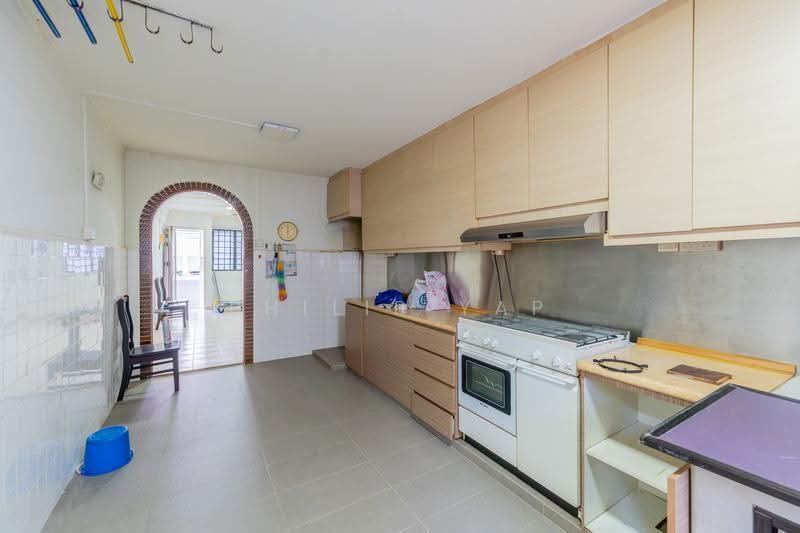 214 Bedok North Street 1, 214 Bedok North Street 1, Bedok / Upper East Coast, 2 Bedrooms, 732 sqft, HDB Flat For Sale, by Philip Yap, 500254704 - Kitchen - PropertyGuru.com.sg