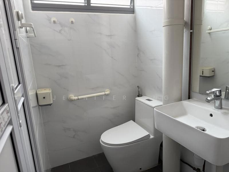 17 Toh Yi Drive, 17 Toh Yi Drive, Clementi Park / Upper Bukit Timah, 3 Bedrooms, 1,119 sqft, HDB Flat For Sale, by Jennifer Ong, 500254713 - Bathroom - PropertyGuru.com.sg