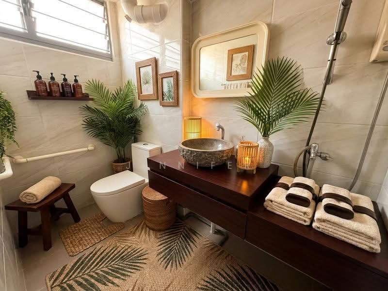 17 Toh Yi Drive, 17 Toh Yi Drive, Clementi Park / Upper Bukit Timah, 3 Bedrooms, 1,119 sqft, HDB Flat For Sale, by Jennifer Ong, 500254713 - Bathroom - PropertyGuru.com.sg