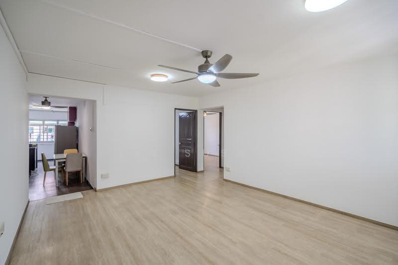 315 Clementi Avenue 4, 315 Clementi Avenue 4, Buona Vista / West Coast / Clementi New Town, 3 Bedrooms, 980 sqft, HDB Flat For Sale, by Lee Susan, 500254725 - Living Room - PropertyGuru.com.sg