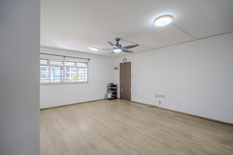 315 Clementi Avenue 4, 315 Clementi Avenue 4, Buona Vista / West Coast / Clementi New Town, 3 Bedrooms, 980 sqft, HDB Flat For Sale, by Lee Susan, 500254725 - Living Room - PropertyGuru.com.sg