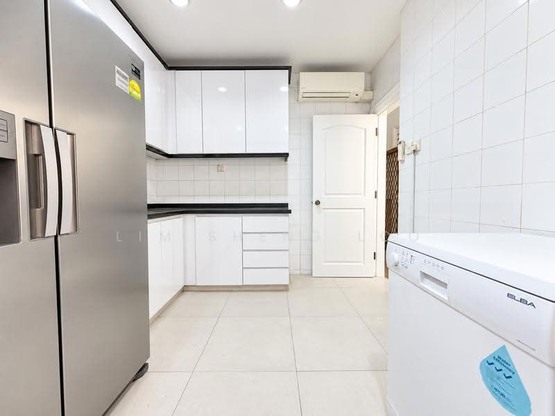 Leonie Condotel, 2 Leonie Hill Road, Orchard / River Valley, 4 Bedrooms, 2,568 sqft, Condominium For Rent, by Lim Sheng Loo, 500254726 - Kitchen - PropertyGuru.com.sg