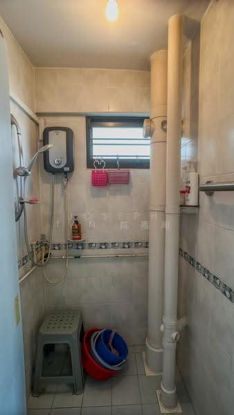 86 Whampoa Drive, 86 Whampoa Drive, Balestier / Toa Payoh, 2 Bedrooms, 710 sqft, HDB Flat For Sale, by Joseph Tan 陈嘉闻, 500254739 - Bathroom - PropertyGuru.com.sg