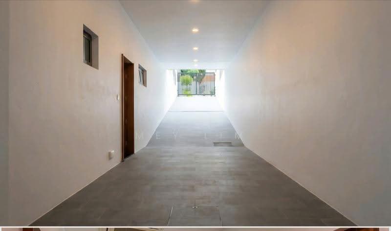Kim Lin Park, Jln Tupai, Tanglin / Holland / Bukit Timah, 5 Bedrooms, 6,144 sqft, Detached House For Rent, by Mey Lim, 500254746 - Corridor - PropertyGuru.com.sg