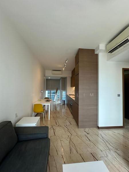 Queens Peak, 1 Dundee Road, Alexandra / Commonwealth, 2 Bedrooms, 775 sqft, Condominium For Sale, by Henry Lim, 500254758 - Living Room - PropertyGuru.com.sg