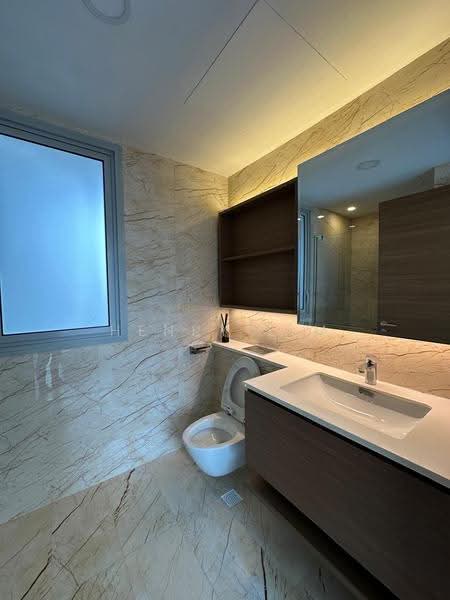 Queens Peak, 1 Dundee Road, Alexandra / Commonwealth, 2 Bedrooms, 775 sqft, Condominium For Sale, by Henry Lim, 500254758 - Bathroom - PropertyGuru.com.sg