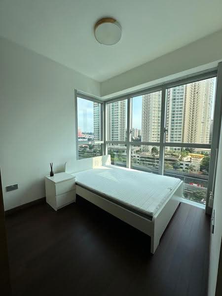 Queens Peak, 1 Dundee Road, Alexandra / Commonwealth, 2 Bedrooms, 775 sqft, Condominium For Sale, by Henry Lim, 500254758 - Bedroom - PropertyGuru.com.sg