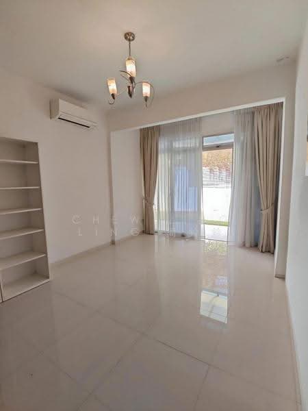 Freehold Semi D in Jalan Tua Kong East Coast, East Coast / Marine Parade, 5 Bedrooms, 2,928 sqft, Semi-Detached House For Sale, by Chew Ling Ling 周鈴鈴, 500254766 - Living Room - PropertyGuru.com.sg