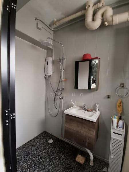 88 Telok Blangah Heights, 88 Telok Blangah Heights, Harbourfront / Telok Blangah, Room Rental, 120 sqft, HDB Flat For Rent, by JOE NG, 500254770 - Bathroom - PropertyGuru.com.sg