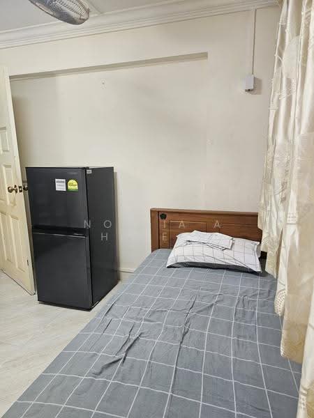 460 Tampines Street 42, 460 Tampines Street 42, Pasir Ris / Tampines, Room Rental, 250 sqft, HDB Flat For Rent, by Nooria A Hameed, 500254786 - Bedroom - PropertyGuru.com.sg