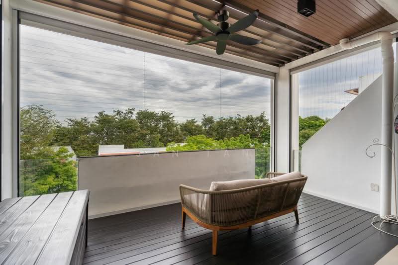 Clementi Park, 127 Sunset Way, Clementi Park / Upper Bukit Timah, 3 Bedrooms, 1,722 sqft, Condominium For Sale, by Jan Tan, 500254789 - Balcony - PropertyGuru.com.sg