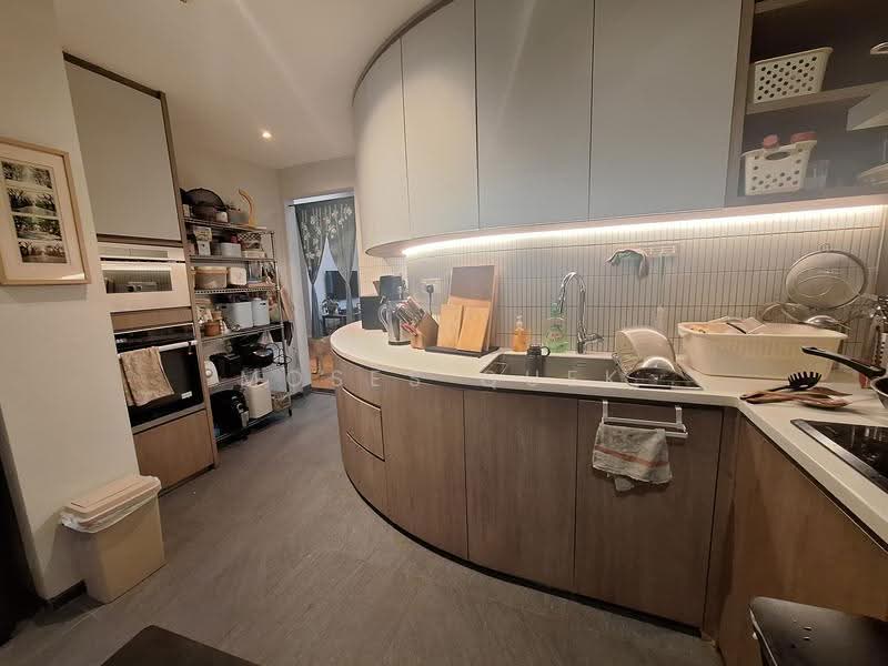 Exquisite High-Floor Loft Living. Rare 4Bedder Hidden Gem in Prime D9, Kim Yam Road, Orchard / River Valley, 4 Bedrooms, 2,530 sqft, Condominium For Sale, by Moses Quek, 500254795 - Kitchen - PropertyGuru.com.sg