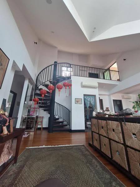 Exquisite High-Floor Loft Living. Rare 4Bedder Hidden Gem in Prime D9, Kim Yam Road, Orchard / River Valley, 4 Bedrooms, 2,530 sqft, Condominium For Sale, by Moses Quek, 500254795 - Living Room - PropertyGuru.com.sg