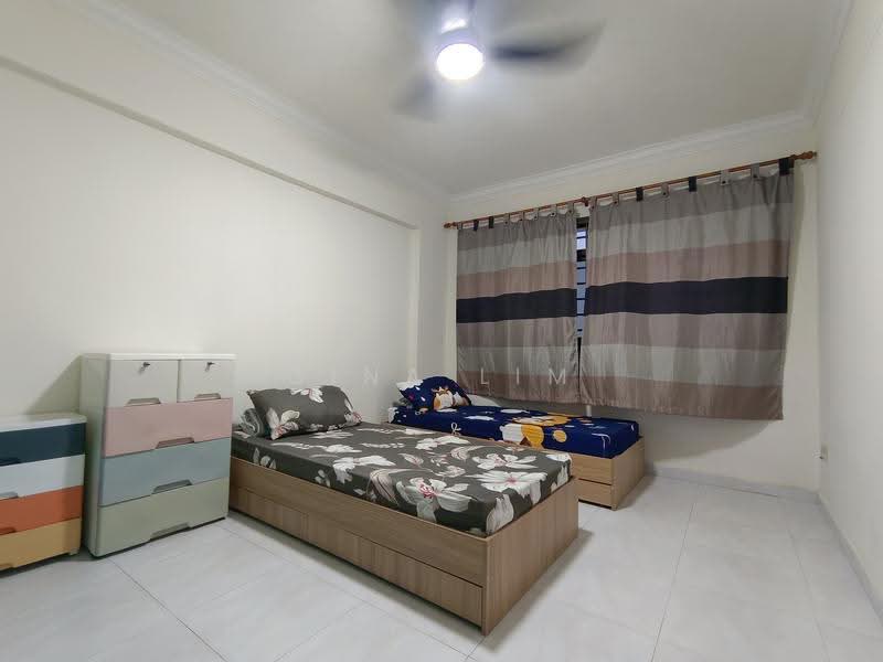 674B Jurong West Street 65, 674B Jurong West Street 65, Boon Lay / Jurong / Tuas, Room Rental, 200 sqft, HDB Flat For Rent, by Gina Lim, 500254812 - Bedroom - PropertyGuru.com.sg