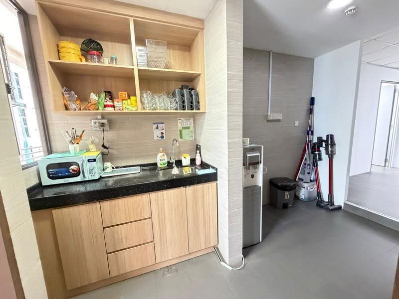 Office Space For Lease In Central Business District, Carpenter Street, Boat Quay / Raffles Place / Marina, 2,583 sqft, Office For Rent, by Shane Yeo, 500254843 - Pantry - CommercialGuru.com.sg