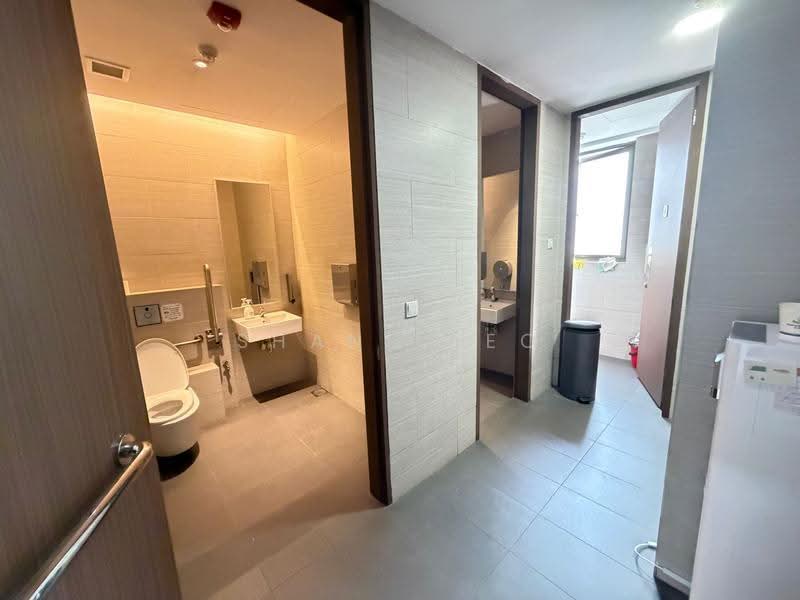 Office Space For Lease In Central Business District, Carpenter Street, Boat Quay / Raffles Place / Marina, 2,583 sqft, Office For Rent, by Shane Yeo, 500254843 - Toilets - CommercialGuru.com.sg