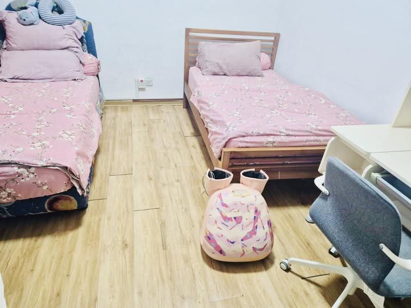 Ridgewood Condominium, 61 Mount Sinai Drive, Tanglin / Holland / Bukit Timah, Room Rental, 150 sqft, Condominium For Rent, by Lam Min Yi, 500254882 - Bedroom - PropertyGuru.com.sg