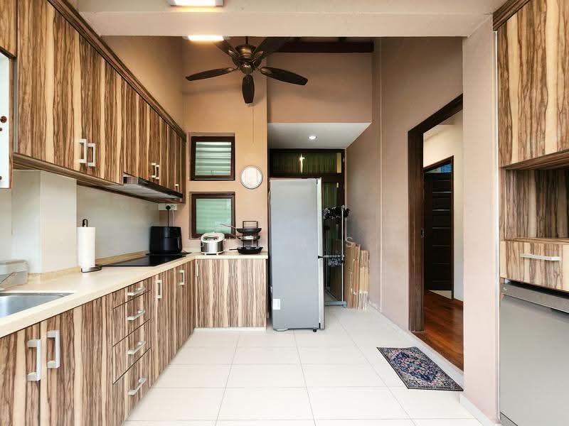 2-Sty Land Size 4564sqft @ Seletar / Yio Chu Kang, Seletar / Yio Chu Kang, 5 Bedrooms, 2,890 sqft, Corner Terrace For Sale, by Sut M S, 500254935 - Kitchen - PropertyGuru.com.sg
