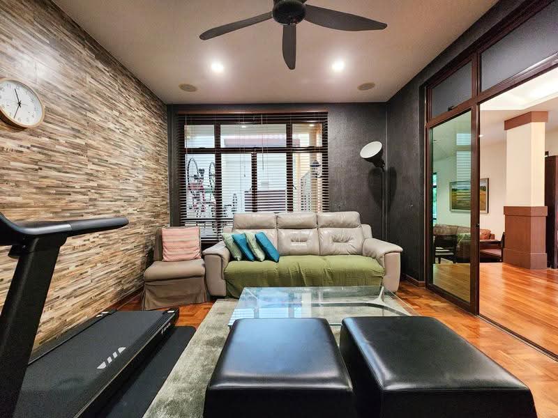 2-Sty Land Size 4564sqft @ Seletar / Yio Chu Kang, Seletar / Yio Chu Kang, 5 Bedrooms, 2,890 sqft, Corner Terrace For Sale, by Sut M S, 500254935 - Living Room - PropertyGuru.com.sg