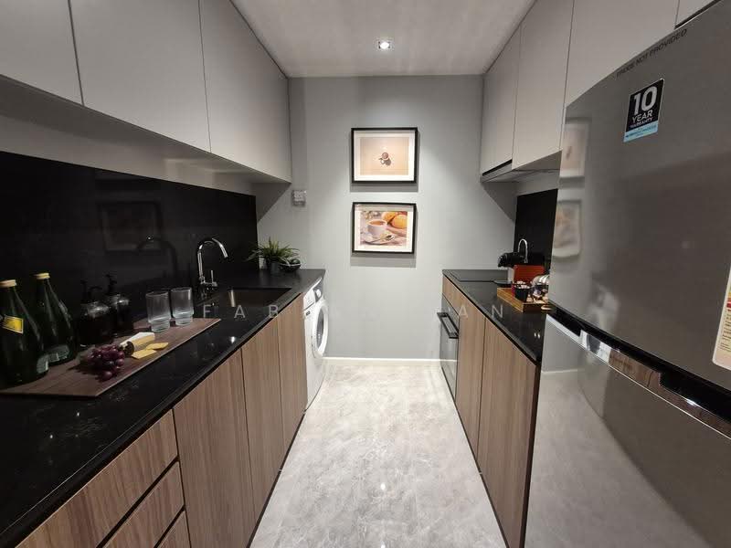 Firesale Freehold Penthouse, Buona Vista / West Coast / Clementi New Town, 2 Bedrooms, 1,012 sqft, Condominium For Sale, by Fabian Tan, 500254936 - Kitchen - PropertyGuru.com.sg