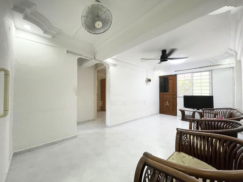 32 Marine Crescent, 32 Marine Crescent, East Coast / Marine Parade, 3 Bedrooms, 700 sqft, HDB Flat For Sale, by Torrenn Tnay, 500254962 - Living Room - PropertyGuru.com.sg
