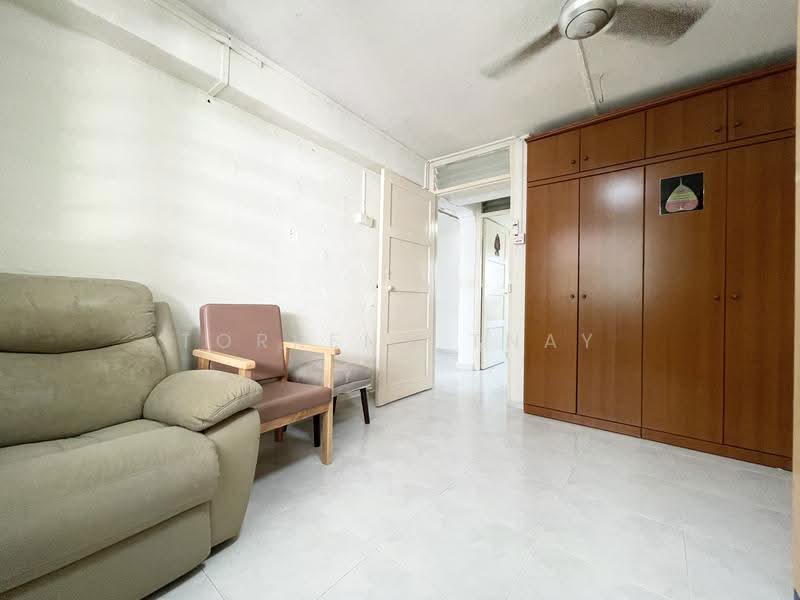 32 Marine Crescent, 32 Marine Crescent, East Coast / Marine Parade, 3 Bedrooms, 700 sqft, HDB Flat For Sale, by Torrenn Tnay, 500254962 - Living Room - PropertyGuru.com.sg
