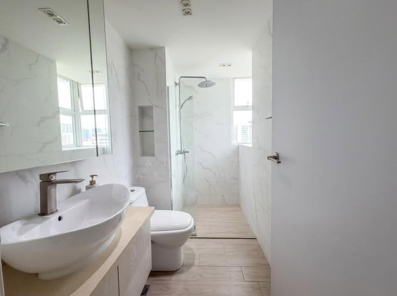 The Esparis, 9B Pasir Ris Drive 4, Pasir Ris / Tampines, 4 Bedrooms, 1,464 sqft, Condominium For Sale, by Nadzirah Zainuddin, 500254966 - Bathroom - PropertyGuru.com.sg