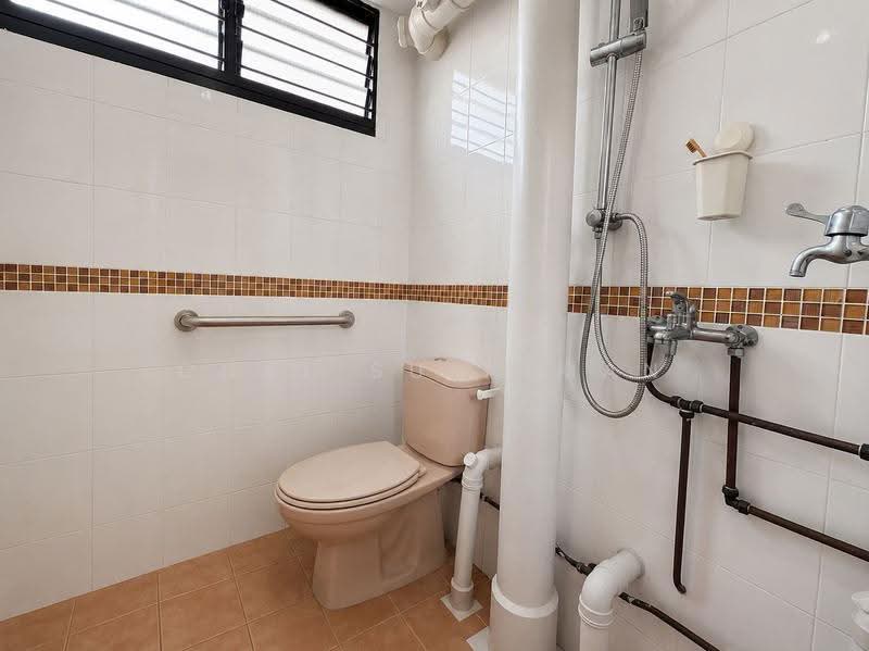 714 Clementi West Street 2, 714 Clementi West Street 2, Buona Vista / West Coast / Clementi New Town, 2 Bedrooms, 721 sqft, HDB Flat For Sale, by Chal Sulaiman, 500254977 - Bathroom - PropertyGuru.com.sg