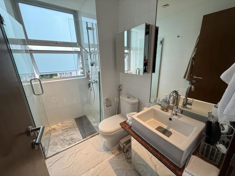 Belmond Green Penthouse, Balmoral Road, Bukit Timah Road, Barker Road, Ewe Boon Road, Namly Avenue, Namly Crescent, Namly Hill, Namly Road, Chancery Lane, Chancery Hill, Stevens Road, Margoliouth Road, Lewis Road, Goldhill Avenue, Dunearn Road, Sixth Avenue, Tanglin / Holland / Bukit Timah, 4 Bedrooms, 2,450 sqft, Condominium For Sale, by Dolly Chia 谢梅莉, 500254989 - PropertyGuru.com.sg
