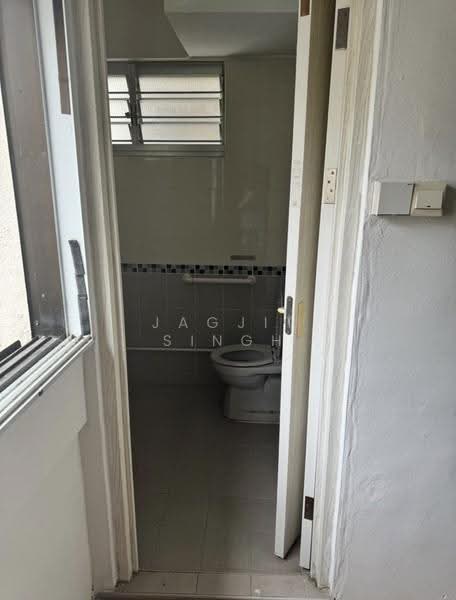 55 Chai Chee Drive, 55 Chai Chee Drive, Bedok / Upper East Coast, 2 Bedrooms, 807 sqft, HDB Flat For Rent, by JAGJIT SINGH, 500255007 - Bathroom - PropertyGuru.com.sg