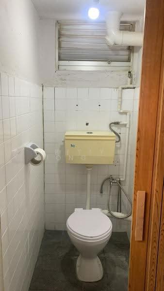 20 Chai Chee Road, 20 Chai Chee Road, Bedok / Upper East Coast, 2 Bedrooms, 646 sqft, HDB Flat For Rent, by Betty Xiong Yan, 500255019 - Bathroom - PropertyGuru.com.sg